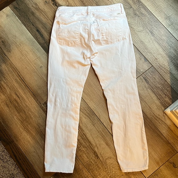 Lucky Brand Lolita Distressed Cropped Capri White Denim Jeans - Picture 4 of 13